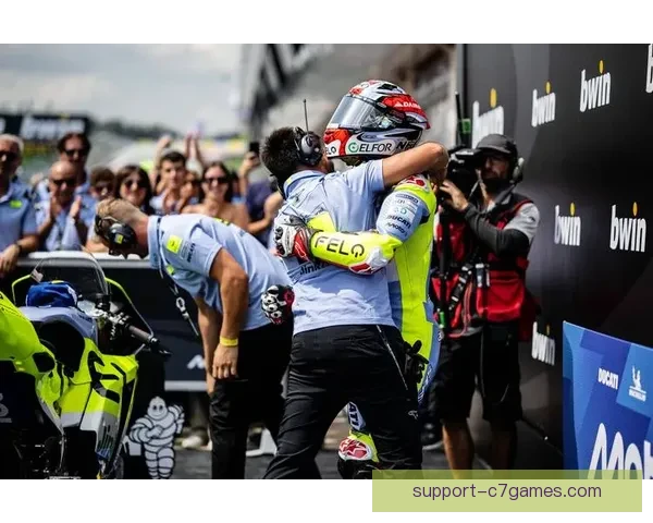 法拉利车队助力MotoGP新赛季 激烈对决引爆全球关注