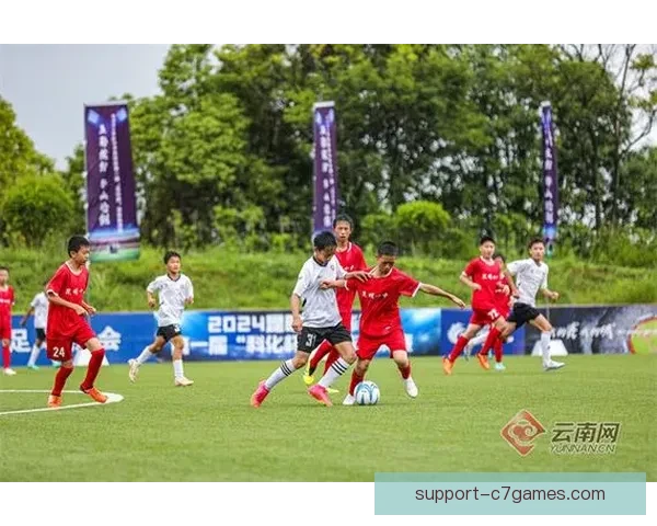 中国足球联赛激战正酣 青年球员表现引发广泛关注