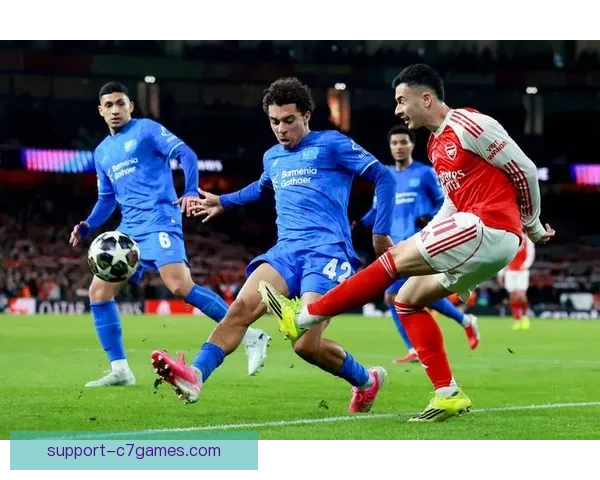 欧冠联赛历史回顾与未来展望：欧洲足坛的荣耀与挑战