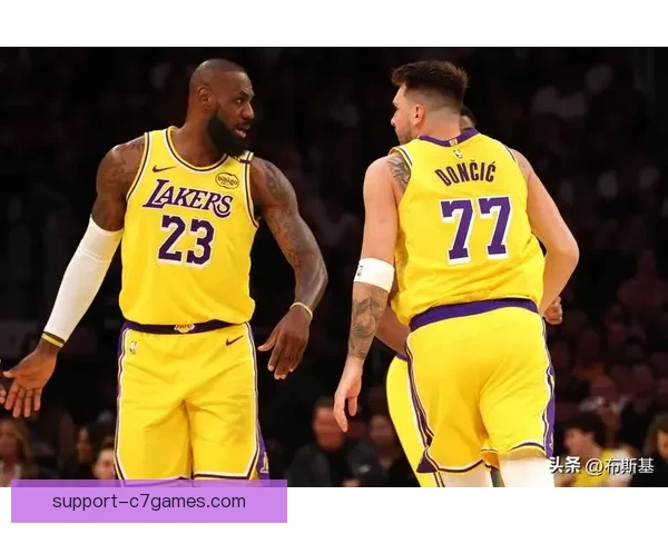 湖人新赛季阵容曝光詹姆斯带队冲击总冠军目标